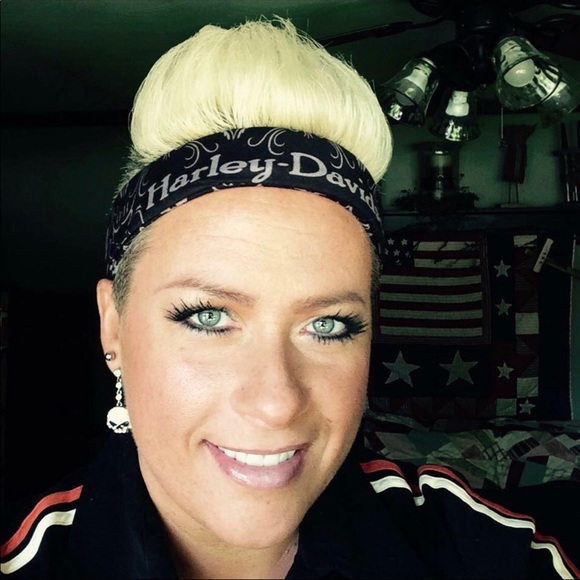 Meet your Posher, Stephanie - Picture 1 of 1